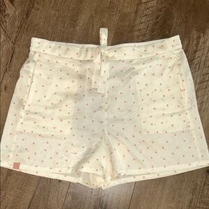 BAREFOOT DREAMS HEART PRINT PAJAMA SHORTS WITH POCKETS  SIZE MEDIUM